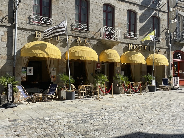 Hôtel Balzac 1