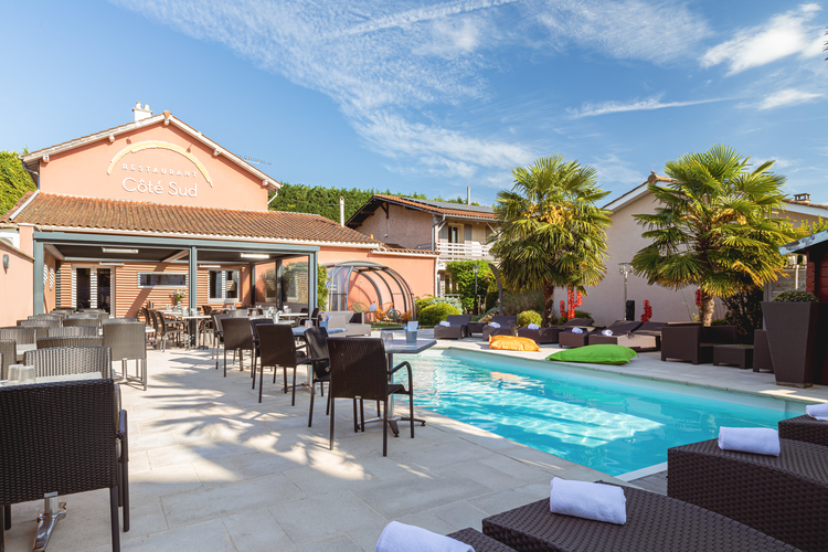 Hôtel Les Pierres Dorées 1