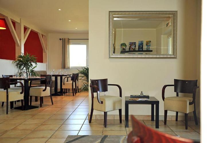 Hôtel Fontenay-le-Comte  8