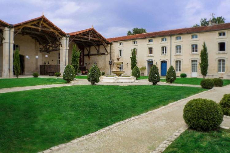 Hôtel Domaine des Chais 1