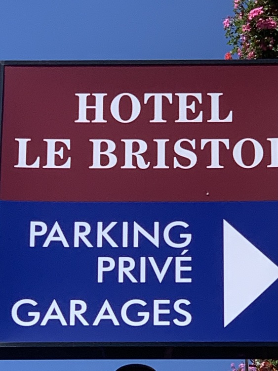 Hôtel Le Bristol  12