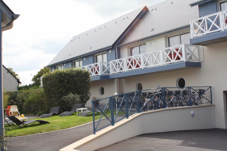 Vue des chambres double Confort avec baignoire, balcon et garage privatifs, insonorisation 100%. 1 Etage