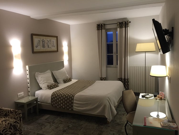 Hôtel du Pont Vieux  12