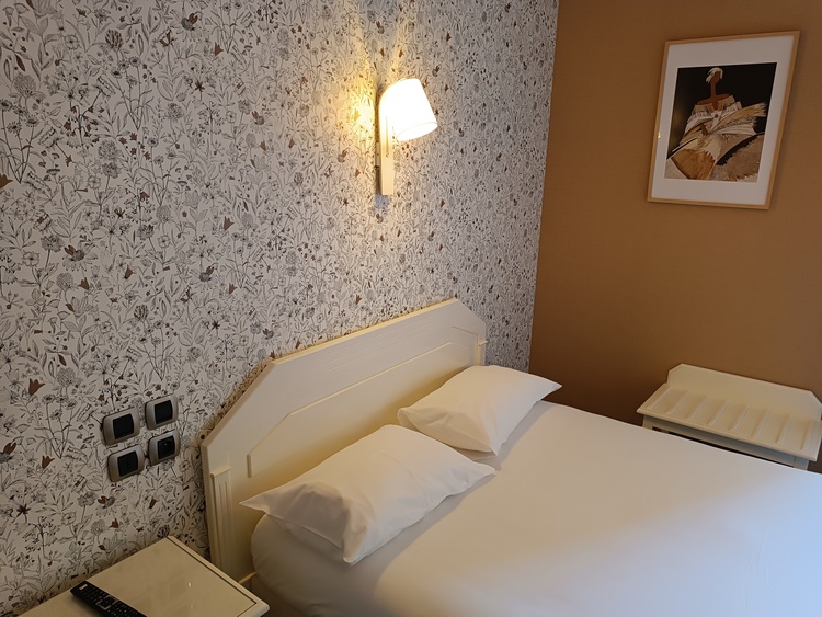 Hôtel des Deux Moulins  15