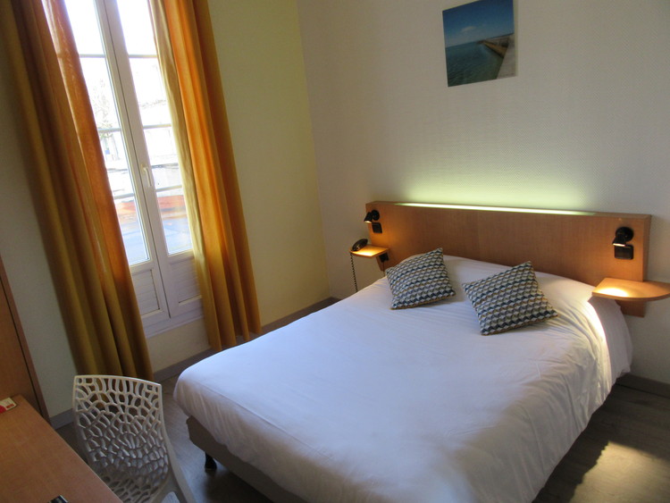 Hôtel de France  17