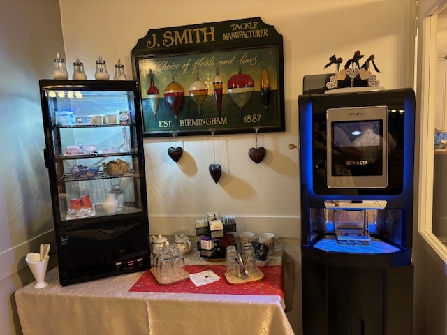 Buffet petit déjeuner au Motel les Bleuets, avec des confitures Maison et des gâteaux Maison