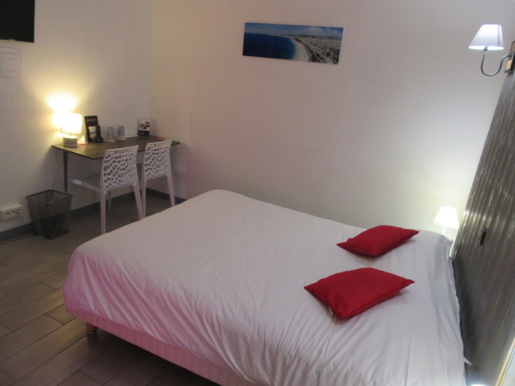Hôtel de France  19