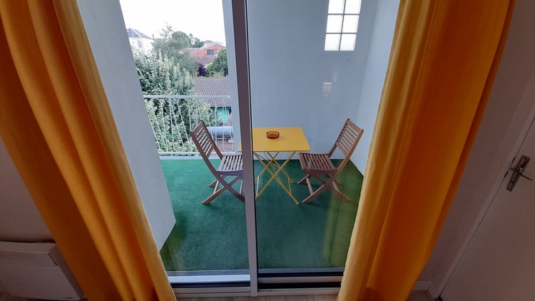 Hôtel de France  28