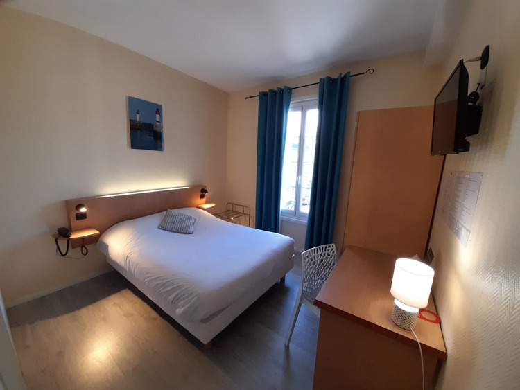 Hôtel de France  37