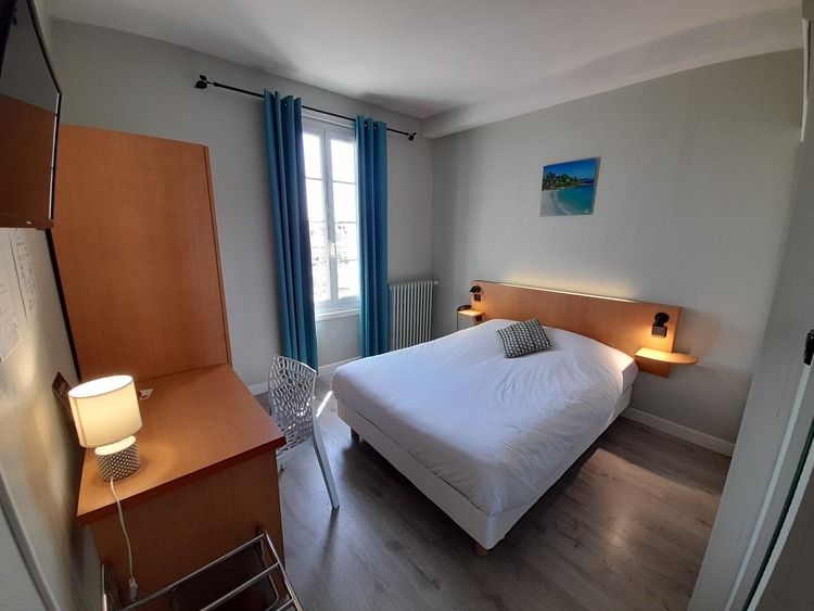 Hôtel de France  38