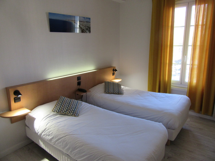 Hôtel de France  43