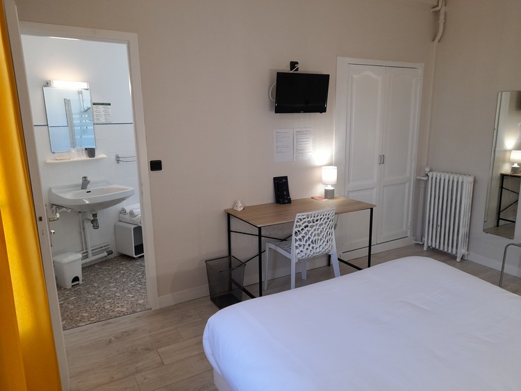 Hôtel de France  48
