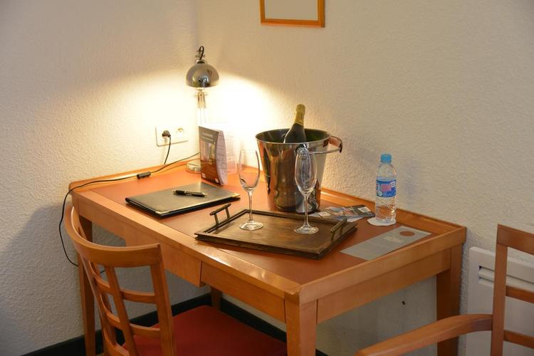 Hôtel Bomotel  14