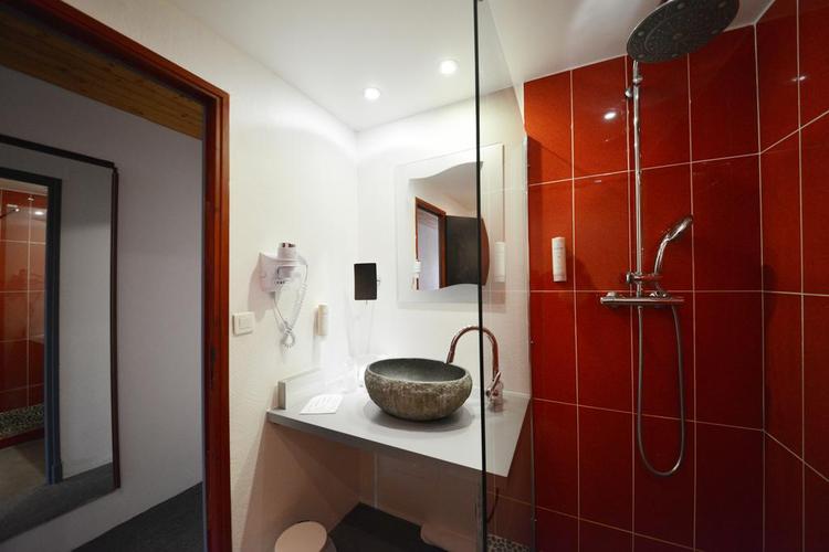 Hôtel Bomotel  15