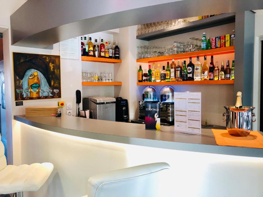 bar