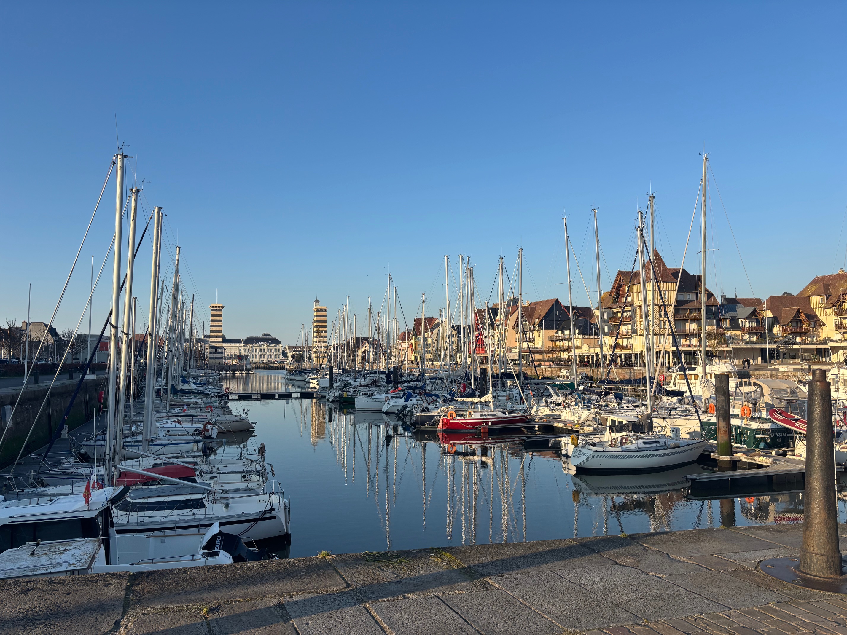 Le Port de Deauville à 15km