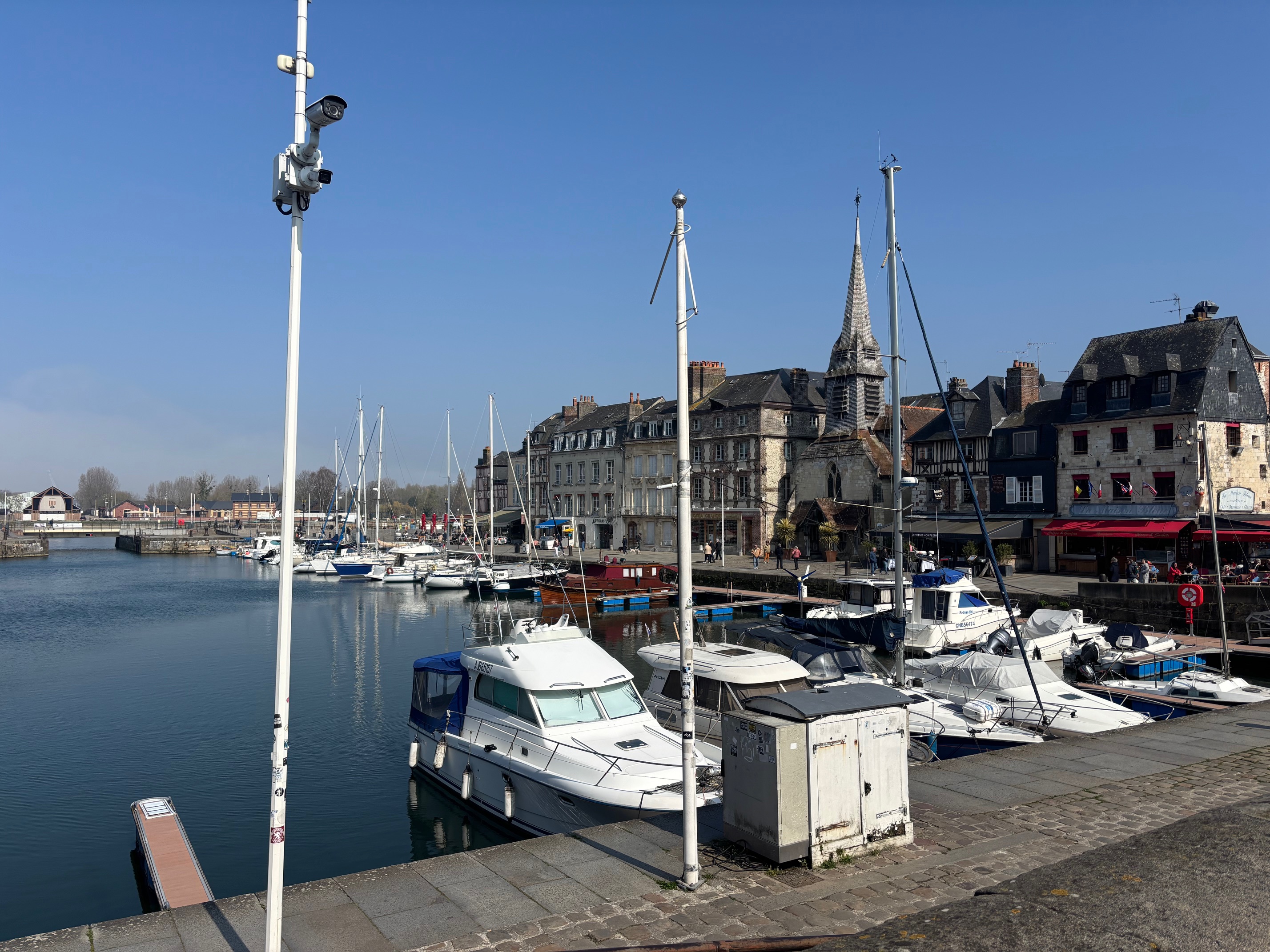 Le bassin de Honfleur et sa plage