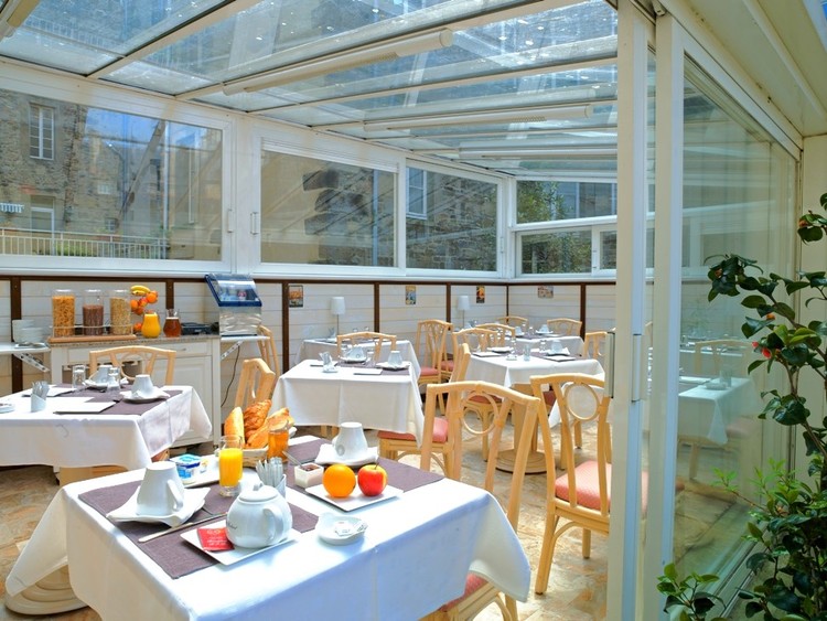 Hôtel Quic-en-Groigne   4